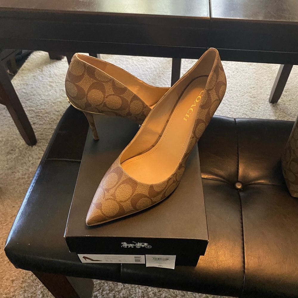 Coach Wiley pump women’s size 11  great condition